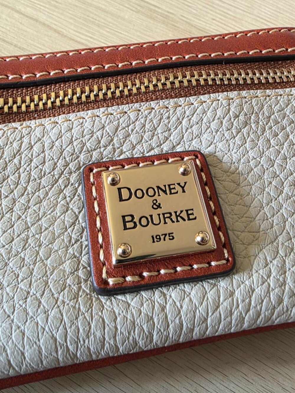 Dooney & Bourke Pebbled Leather Key Pouch Coin Purse Bone Tan NWT Wristlet - Picture 4 of 16